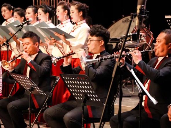 多彩丝路　山水传奇——主题民族交响音乐会《丝路山水图》在黄河剧院首演成功