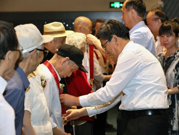 甘肃演艺集团党委隆重召开“两优一先”表彰大会