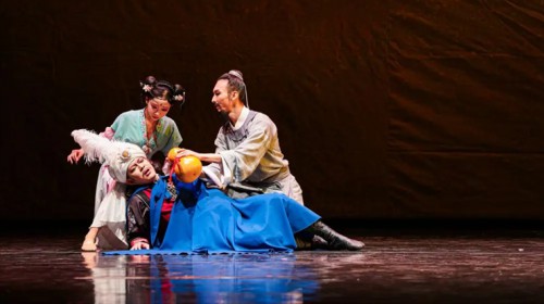 新版舞剧《丝路花雨》亮相甘肃大剧院——岁末“春绿陇原”绽..