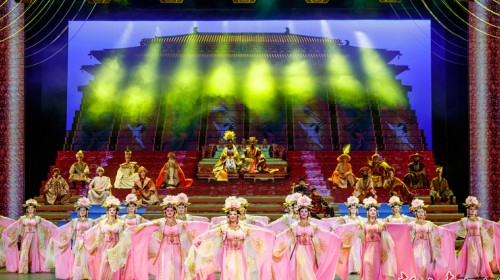 一舞倾城 芳华映流年——经典舞剧《丝路花雨》的“生命力密..